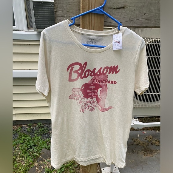 Blossom Orchard Cream Graphic Tee - Picture 1 of 7